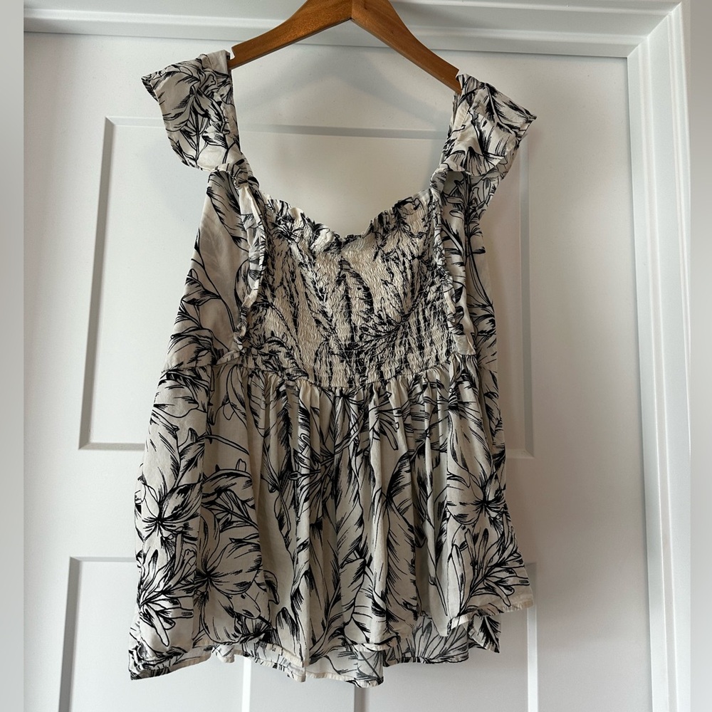 Black & white floral tank top